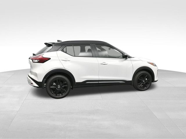 2024 Nissan Kicks SR 3