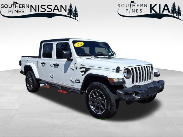 Bright White Clearcoat 2021 Jeep Gladiator Pickup Truck Four-Wheel Drive 8-Speed Automatic
