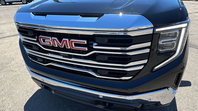 2024 GMC Sierra 1500 SLT 9