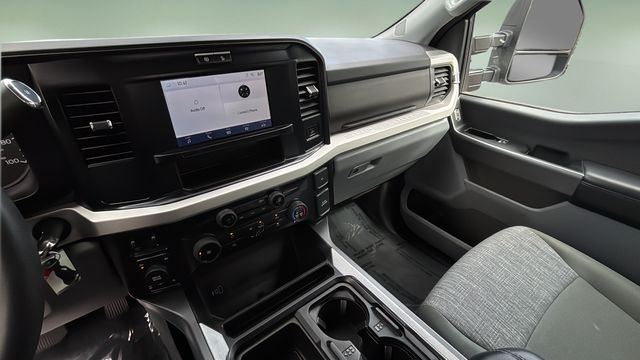 Used 2025 White Ford XLT image 24