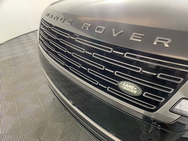 2023 Land Rover Range Rover SE 40