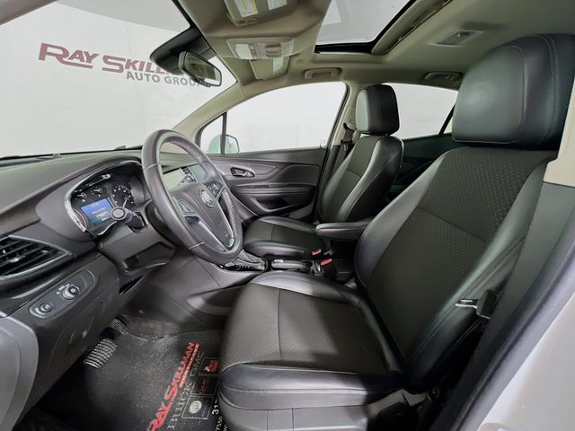 Used 2019 White Buick Preferred image 9