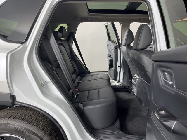 2025 Everest White Pearl Nissan Rogue SV FWD SUV