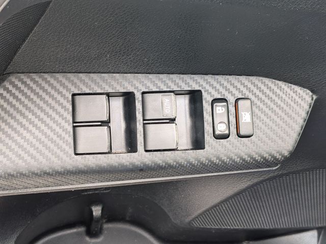 2015 Toyota RAV4 - Image 14