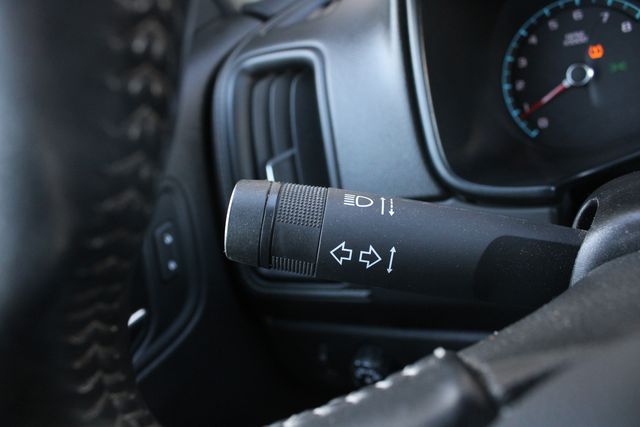 Used 2018 White GMC SLT image 11