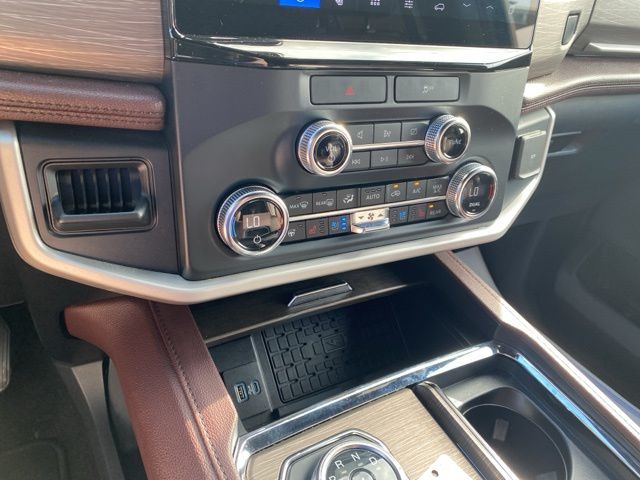 2023 Ford Expedition Max Limited photo