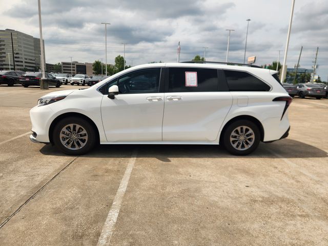 2024 Toyota Sienna LE White at Gullo Toyota