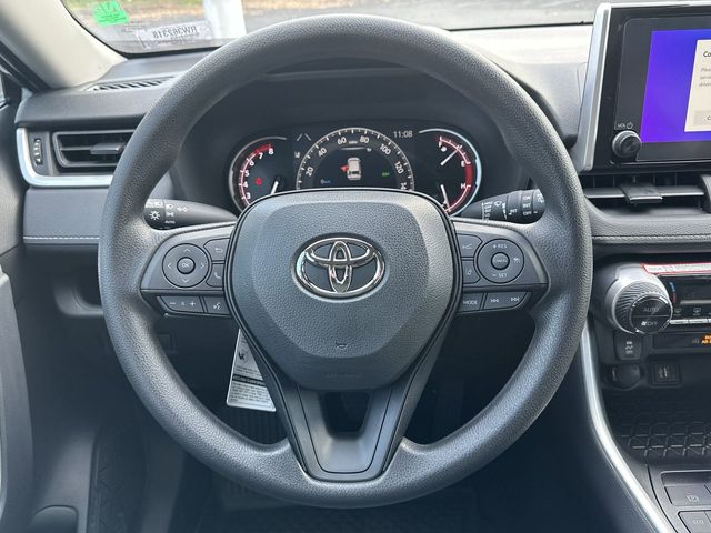 2024 Toyota RAV4 XLE 8