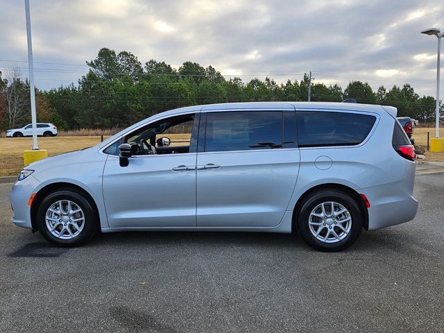 New 2026 Silver Chrysler Select image 5