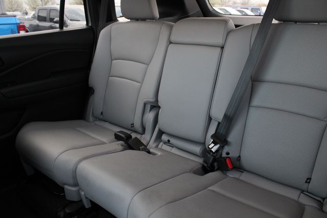 Used 2023 Silver Honda EX-L image 23