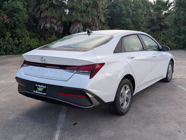 2026 Hyundai Elantra SE - 4