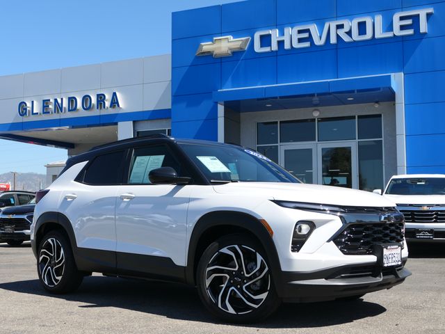 White (Iridescent Pearl Tricoat) 2024 Chevrolet Trailblazer SUV / Crossover Front-Wheel Drive Continuously Variable Transmission