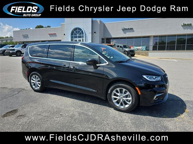 Diamond Black Crystal Pearlcoat 2025 Chrysler Pacifica Minivan All-Wheel Drive 9-Speed Automatic