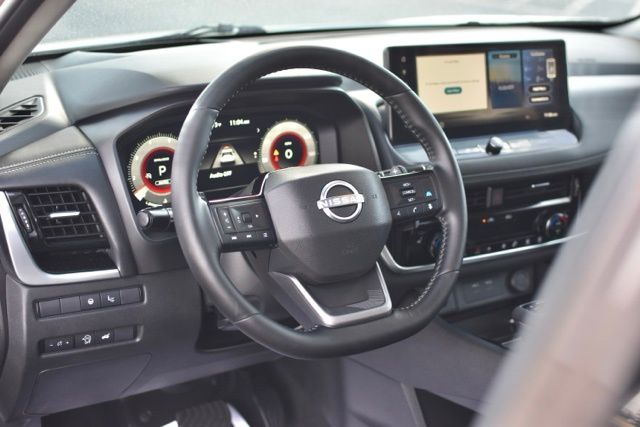 Used 2025 Nissan Rogue SL 4D Sport Utility