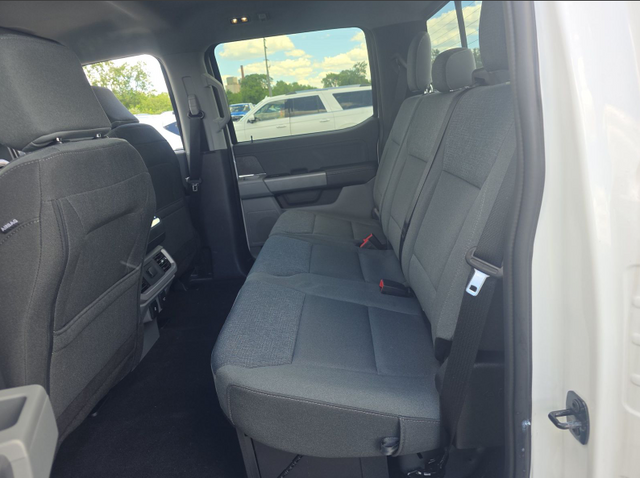 2024 Oxford White Ford F-150 XLT 4X4 Truck