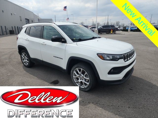 2022 Jeep Compass Latitude Lux 4WD