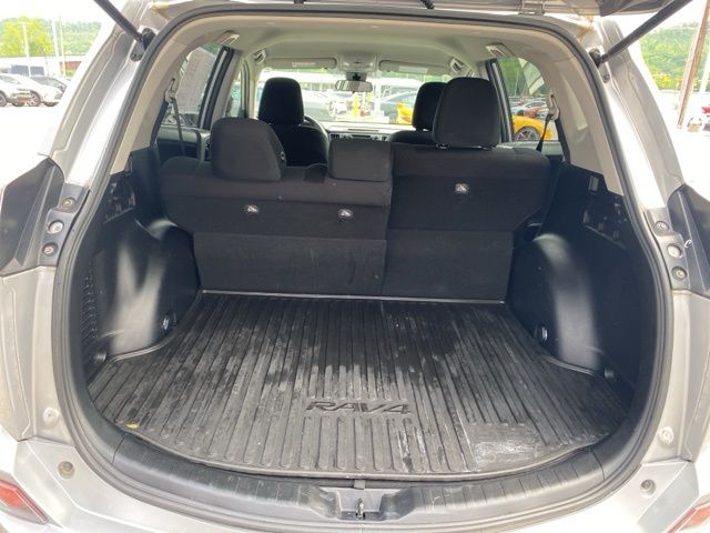 2017 Toyota RAV4 LE photo