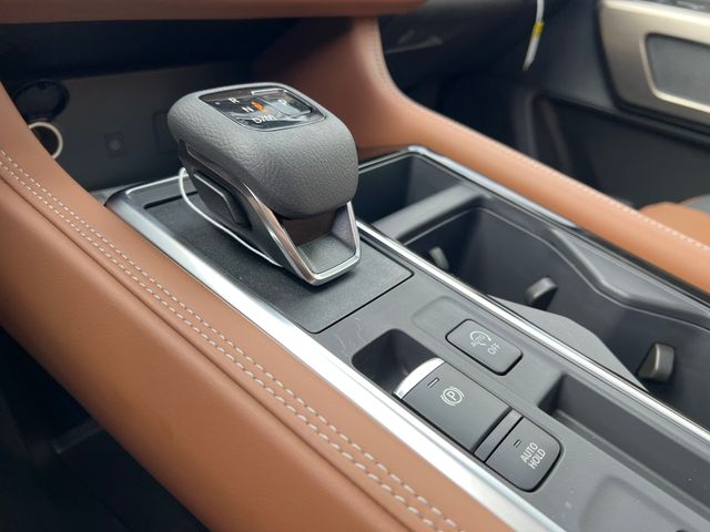 2025 Boulder Gray Pearl Nissan Pathfinder Platinum FWD SUV