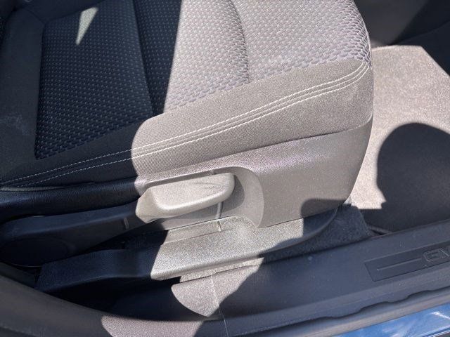 2024 GMC Terrain SLE photo