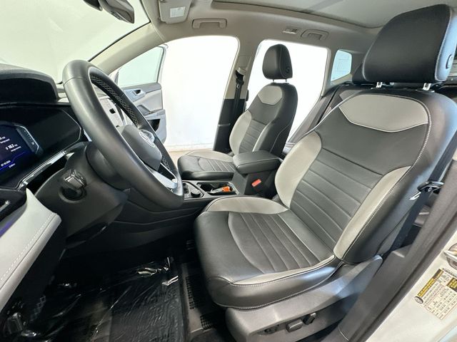 2023 Volkswagen Taos 1.5T SEL White at Bob Ruth Ford