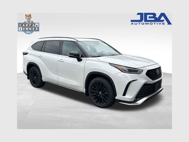 White (Wind Chill Pearl) 2024 Toyota Highlander SUV / Crossover All-Wheel Drive 8-Speed Automatic