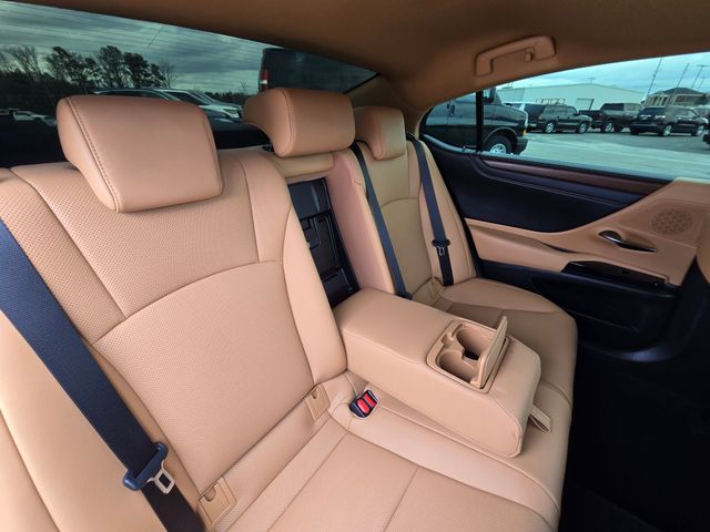 2025 Lexus ES 350:44446A1