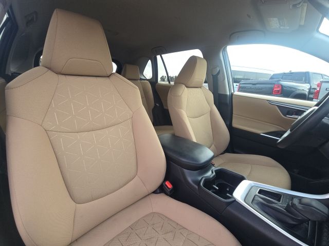 2023 Toyota RAV4 XLE:B02167