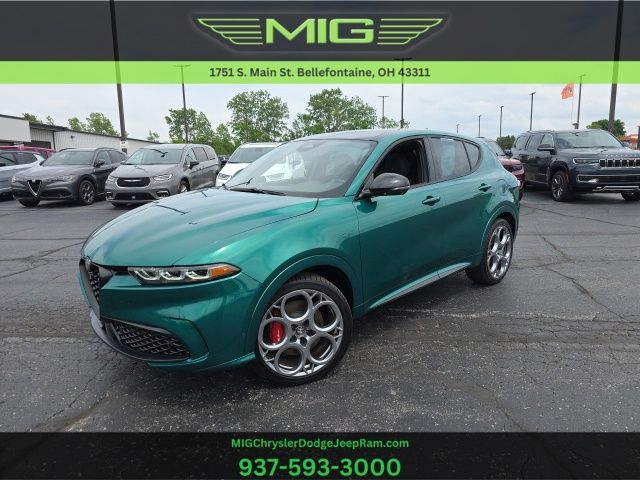 Green (Verde Fangio Metallic) 2025 Alfa Romeo Tonale Tributo Italiano eAWD SUV / Crossover All-Wheel Drive 6-Speed Automatic