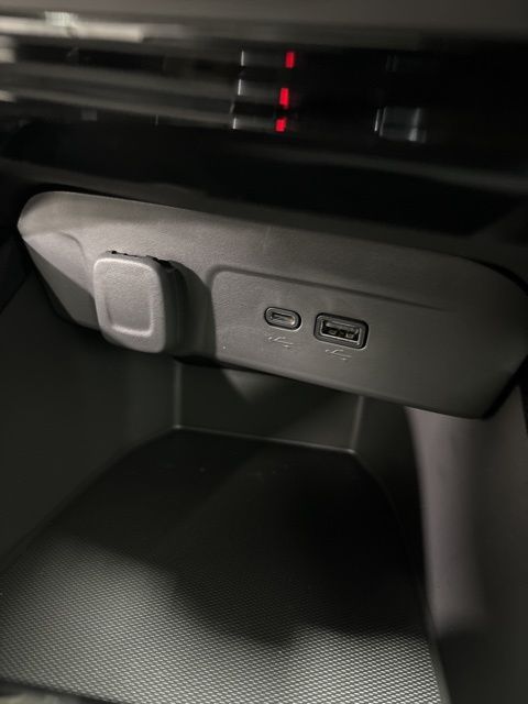 2025 Chevrolet Trax LT photo