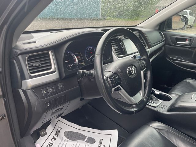 Used 2017 Toyota Highlander SUV