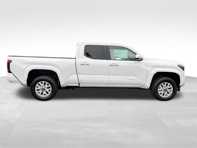 2025 Toyota Tacoma SR5 photo