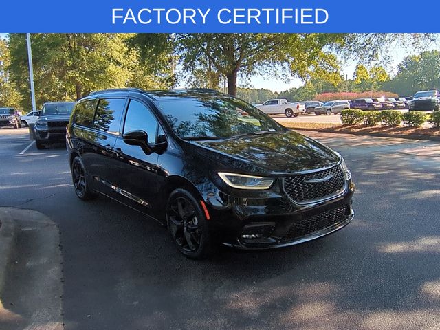 Used 2025 Black Chrysler Limited image 7