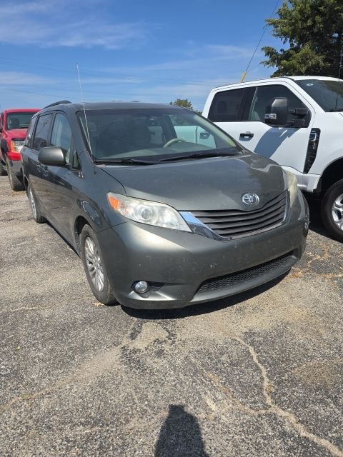 Cypress Pearl 2014 Toyota Sienna Minivan Front-Wheel Drive 6-Speed Automatic Overdrive