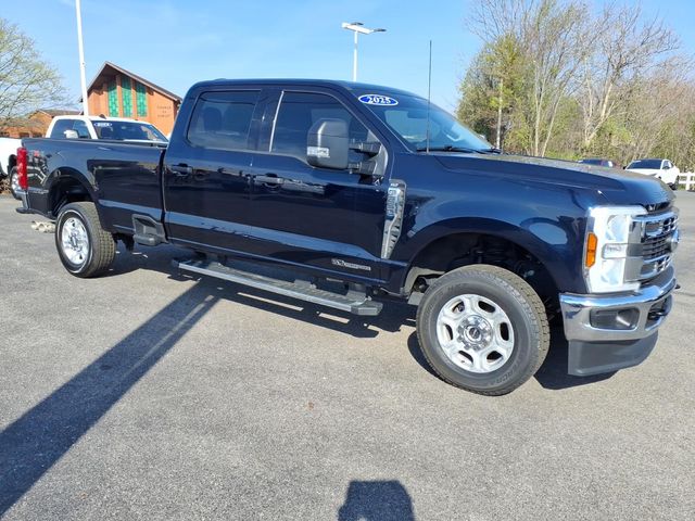 2025 Ford F-250 Super Duty XLT Crew Cab 4WD