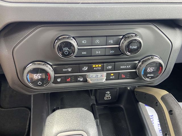 New 2026 Gray Ford Badlands image 18