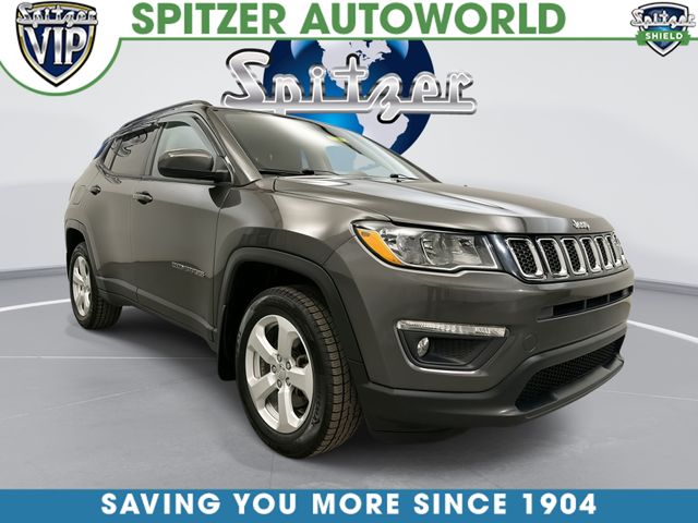 Gray (Granite Crystal Metallic Clearcoat) 2018 Jeep Compass Latitude 4WD SUV / Crossover Four-Wheel Drive 9-Speed Automatic