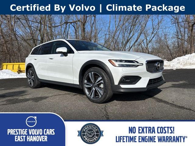 2025 Volvo V60 Cross Country B5 Plus AWD