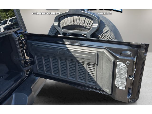 Used 2024 Black Jeep Sport S image 33
