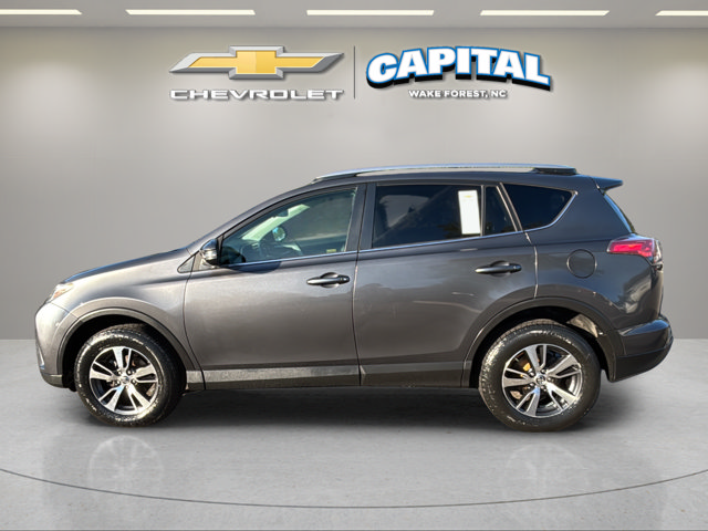 Used 2018 Gray Toyota XLE image 10