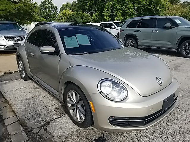 Used 2013 Volkswagen Beetle 2.0 with VIN 3VWJL7AT9DM614557 for sale in Quincy, IL