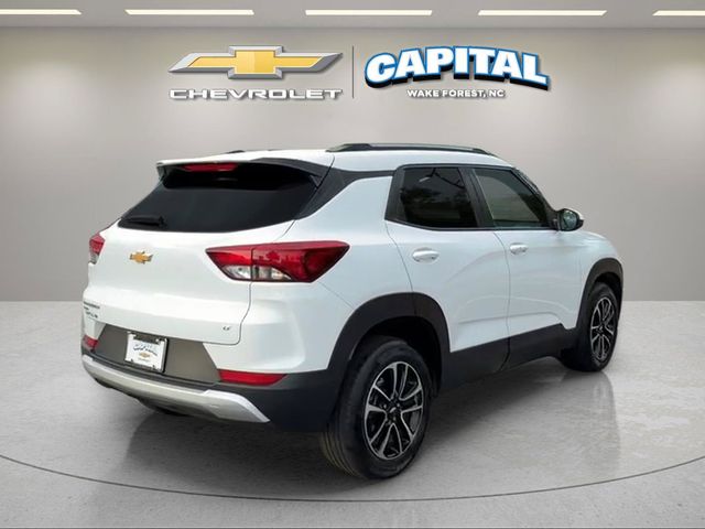 Used 2025 White Chevrolet LT image 6