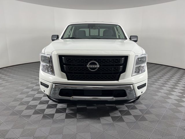 2024 Nissan Titan SV 3