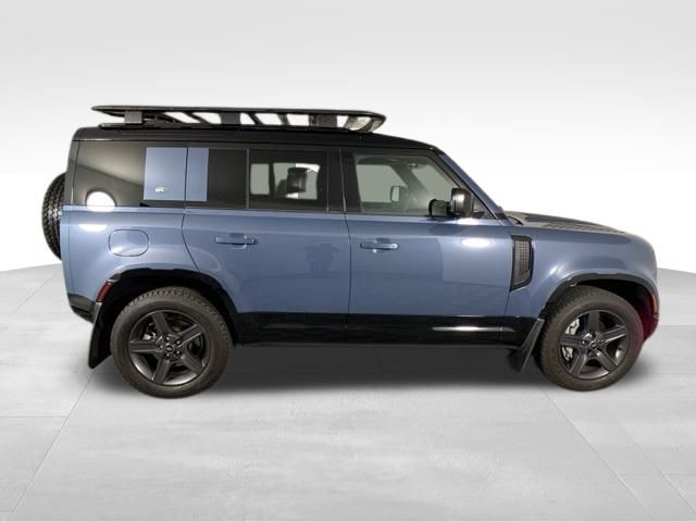 2022 Land Rover Defender 110 X-Dynamic SE 9