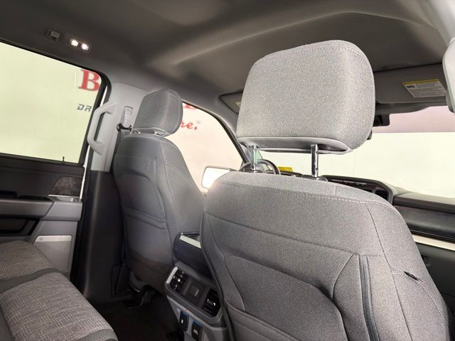 2021 Oxford White Ford F-150 XLT 4X4 Truck