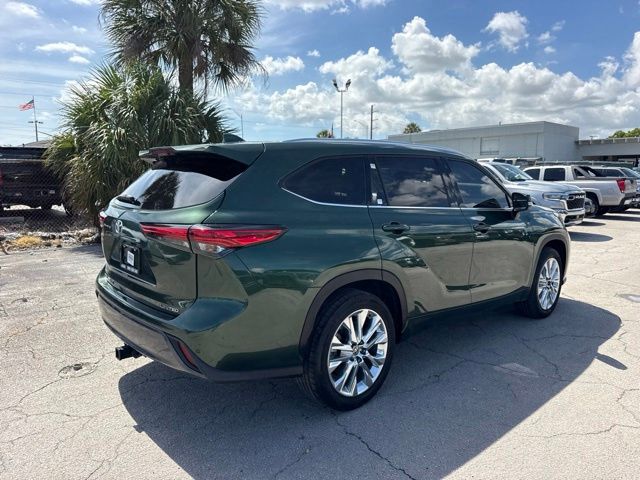 Used 2023 Toyota Highlander SUV