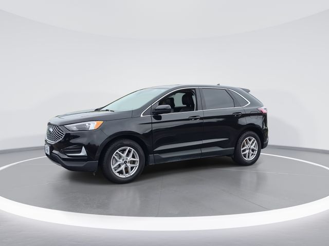 Used 2024 Black Ford SEL image 4