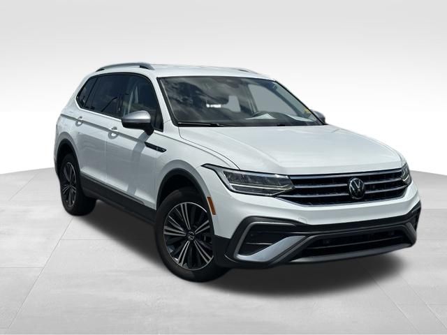 Pure White 2024 Volkswagen Tiguan SUV / Crossover Front-Wheel Drive 8-Speed Automatic