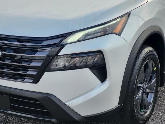 New 2026 White Nissan SV image 8