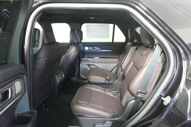 New 2026 Black Ford Platinum image 22