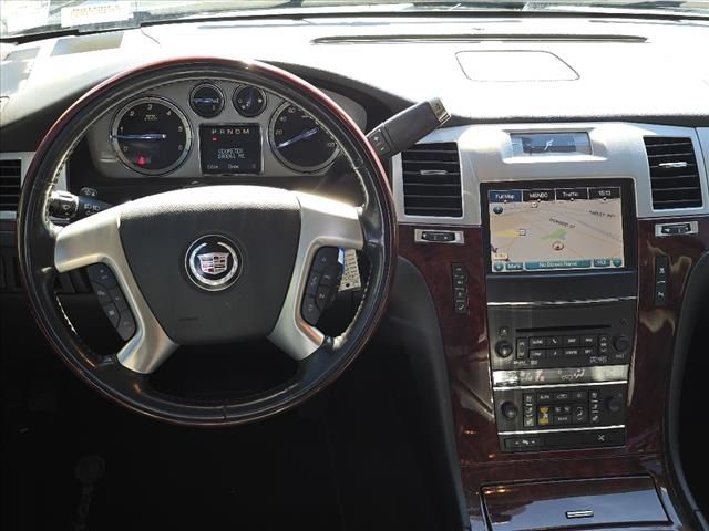 2011 Cadillac Escalade Premium 20